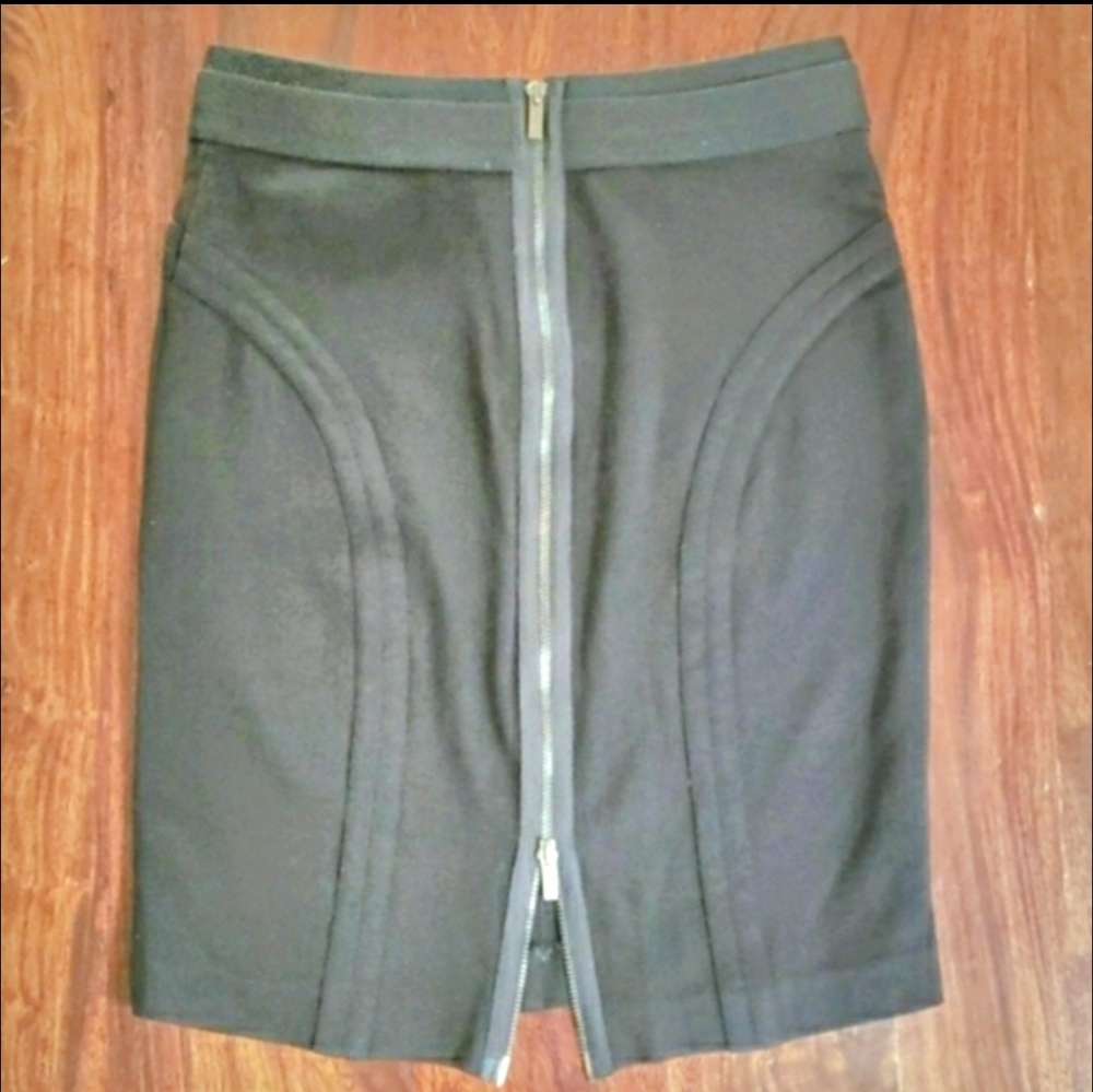 BCBGMAXAZRIA Black Structured Pencil Skirt Exposed Back Zipper Minimalist SMALL - Picture 4 of 14